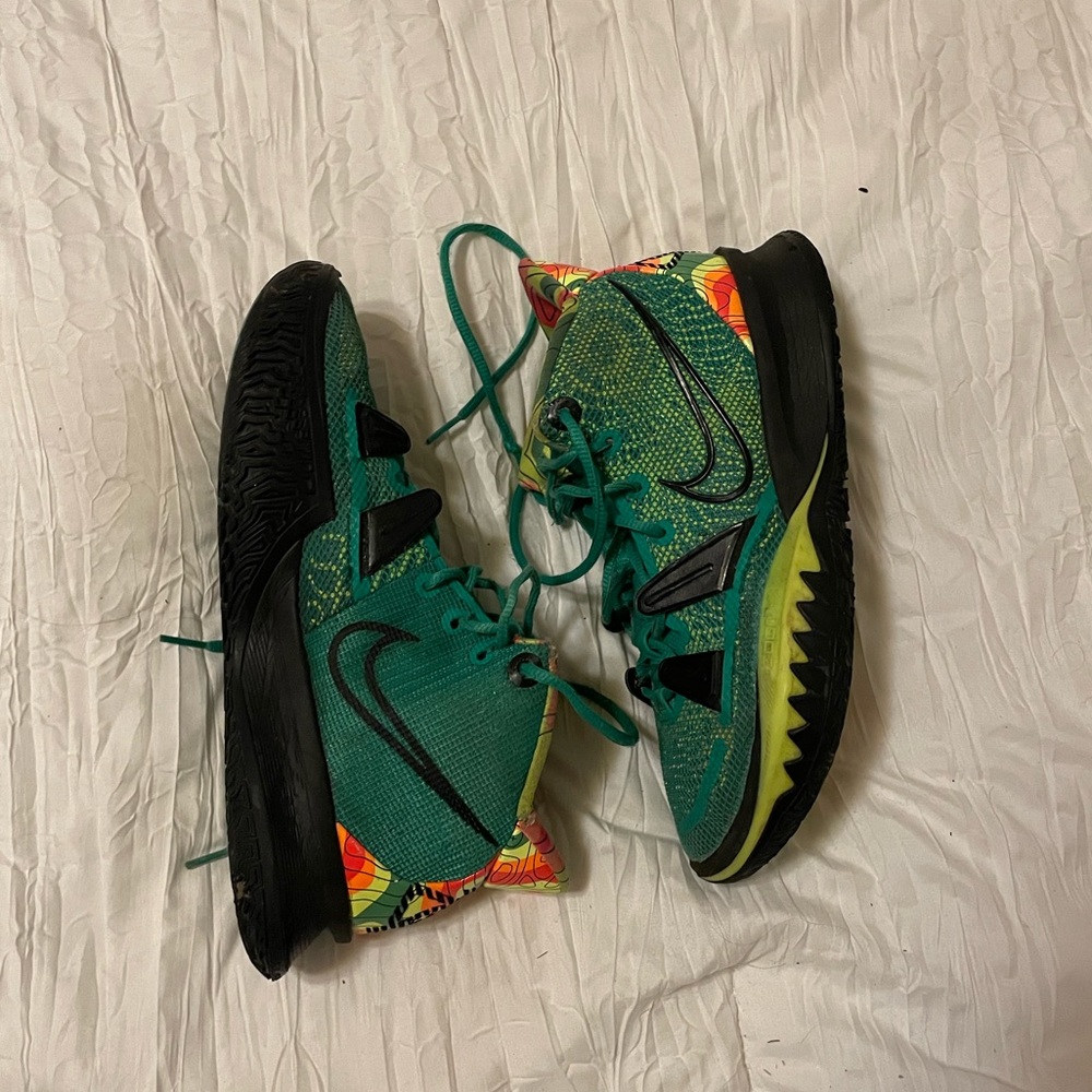 Nike Kyrie 7 Weatherman